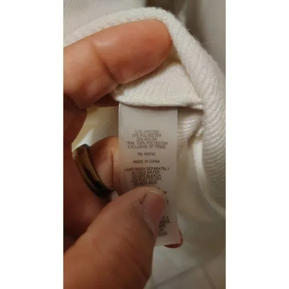 Liv Milano Medium White Floral and‎ Bling Shoulder Long Sleeve Top - Picture 5 of 7